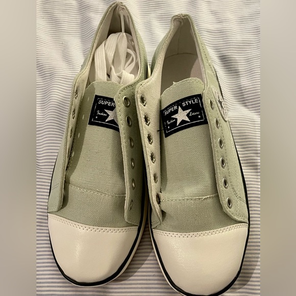 Converse like shoes(not actual Converse) in a beautiful minty green color 7.5 US - Picture 4 of 6